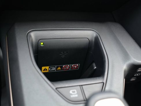 Used 2023 Toyota Crown Limited w/ Advanced Technology Package image 20