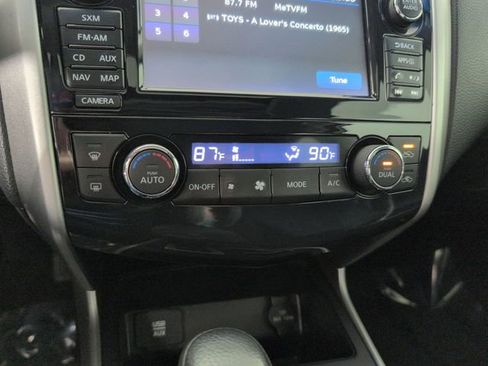 Used 2015 Nissan Altima 2.5 SV w/ Convenience Package image 9