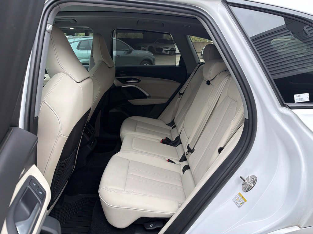 Used 2026 Audi Q5 Premium Plus w/ Premium Plus AWD/4WD image 19