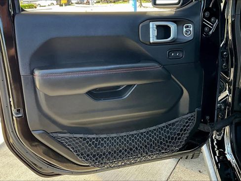 Used 2018 Jeep Wrangler Unlimited Rubicon AWD/4WD image 21