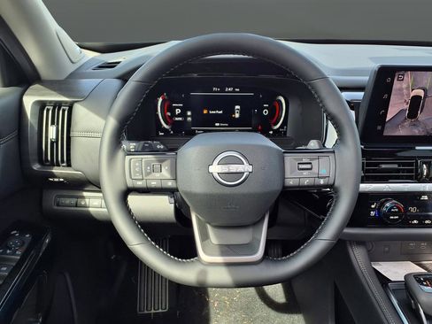 New 2026 Nissan Pathfinder Platinum AWD/4WD image 28