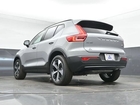 New 2026 Volvo XC40 B5 Plus w/ Protection Package Premier AWD/4WD image 42