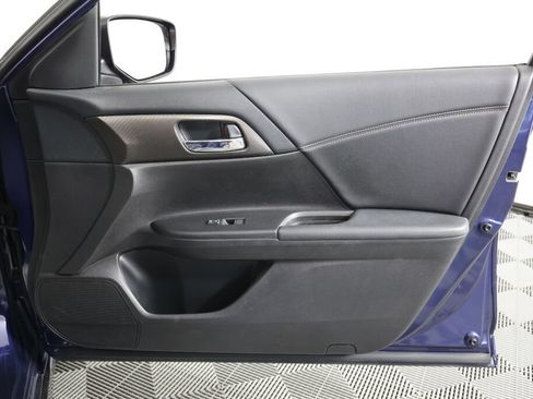 Used 2016 Honda Accord Sport image 25