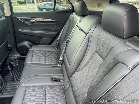 Used 2023 Buick Envision Avenir image 12