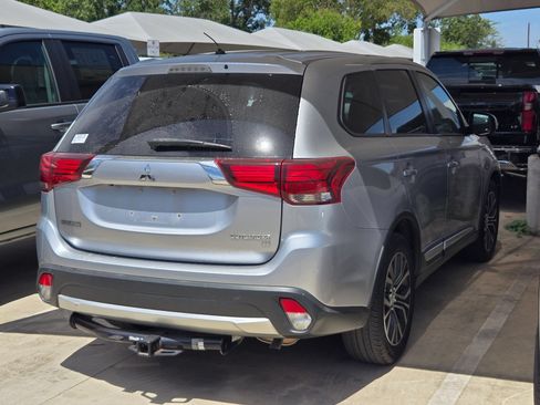 Used 2016 Mitsubishi Outlander SE FWD image 8