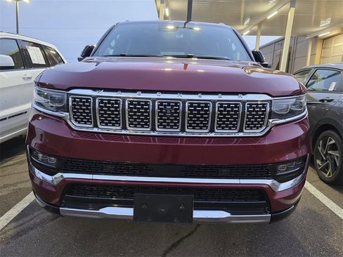 Used 2023 Jeep Grand Wagoneer L Series II image 2
