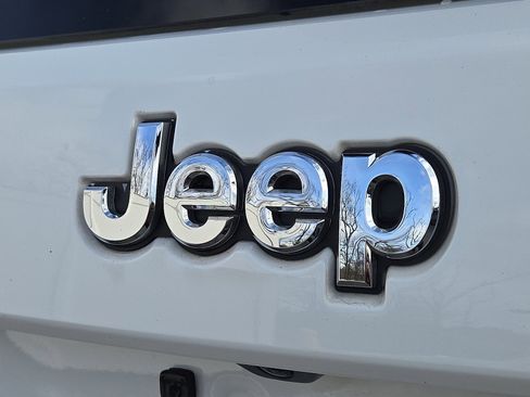Used 2015 Jeep Grand Cherokee Summit image 29