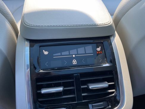 Used 2024 Volvo XC90 B6 Plus image 20