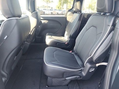 New 2026 Chrysler Pacifica Limited w/ S Appearance Package image 20