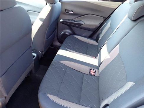 Used 2018 Nissan Kicks SV FWD image 9