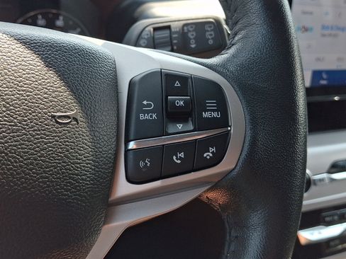 Used 2023 Ford Explorer XLT AWD/4WD image 22