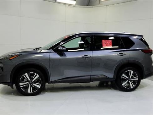 Certified 2026 Nissan Rogue SL FWD image 5