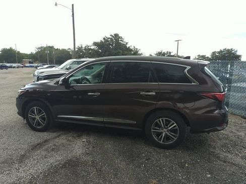 Used 2020 INFINITI QX60 Luxe w/ Essential Package AWD/4WD image 2