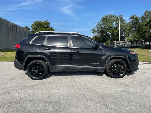 Used 2015 Jeep Cherokee Latitude FWD image 6