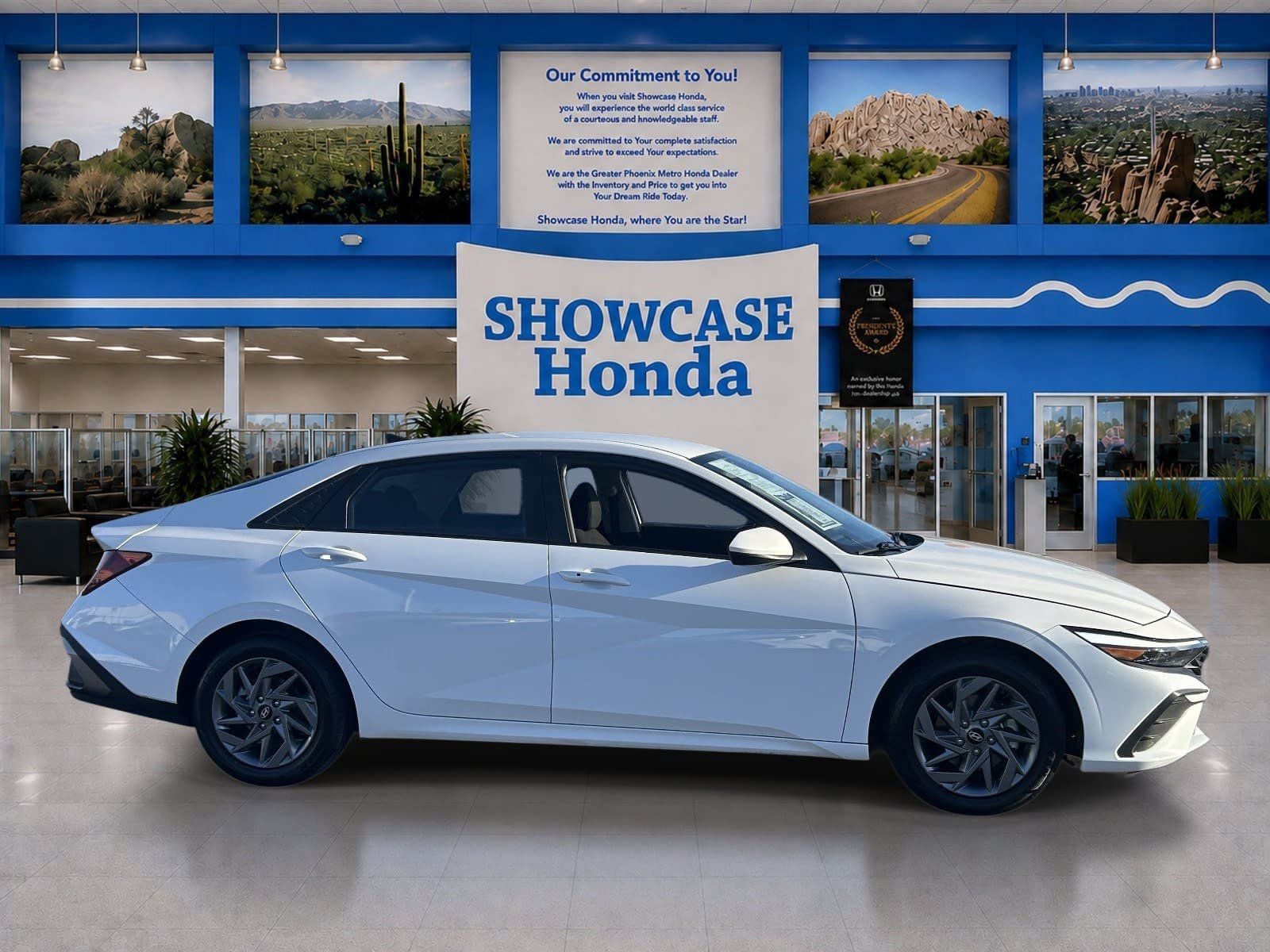 Used 2024 Hyundai Elantra SEL FWD image 7