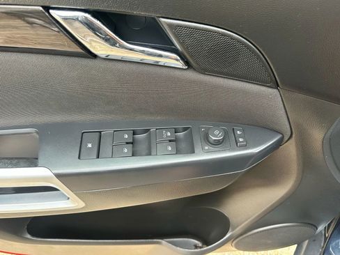 Used 2015 Chevrolet Captiva Sport LS image 24