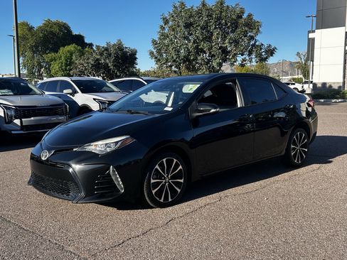Used 2018 Toyota Corolla SE image 2