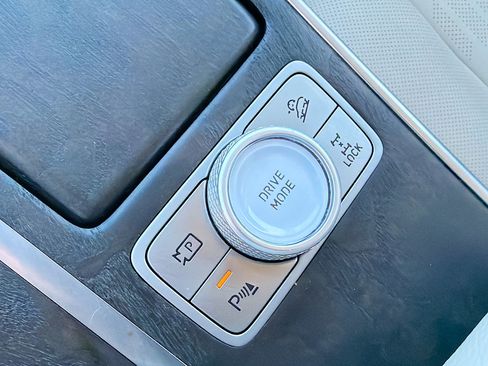 Used 2022 Genesis GV80 2.5T w/ Advanced Package 02 image 30