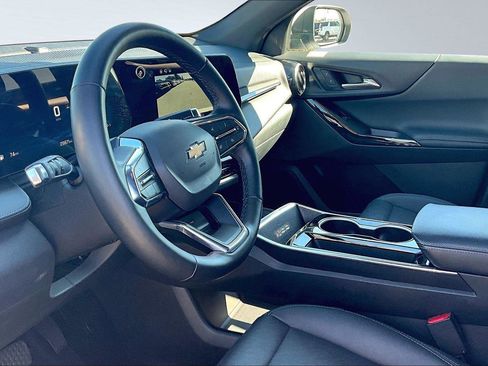 Certified 2025 Chevrolet Equinox LT w/ Convenience Package II image 13