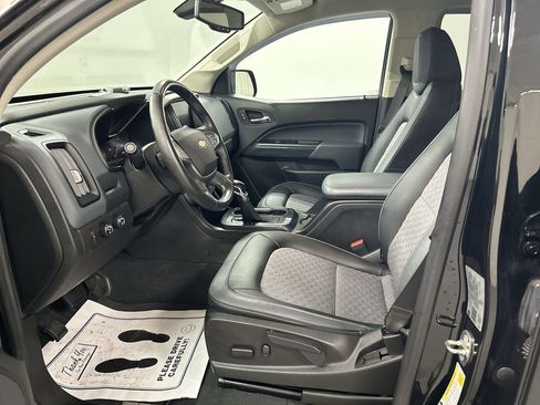 Used 2022 Chevrolet Colorado Z71 w/ Z71 Midnight Edition AWD/4WD image 9