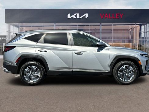 Used 2025 Hyundai Tucson Blue image 3