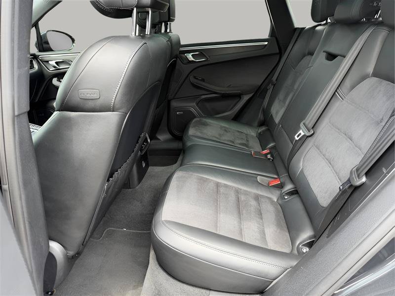 Used 2018 Porsche Macan GTS AWD/4WD image 24