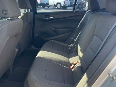 Used 2018 Chevrolet Cruze LS image 28