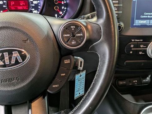 Used 2018 Kia Soul + FWD image 18