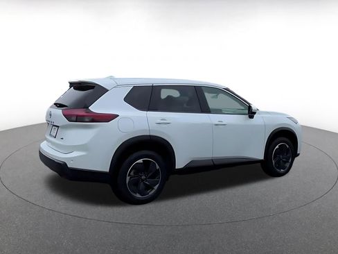 Used 2025 Nissan Rogue SV image 14