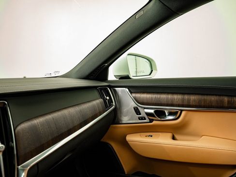 Used 2023 Volvo S90 B6 Ultimate w/ Lounge Package image 27