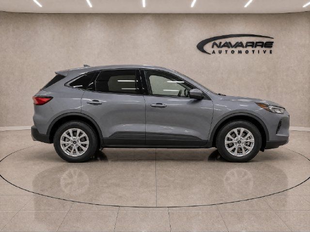 Used 2025 Ford Escape Active w/ Tech Pack #1 FWD image 9