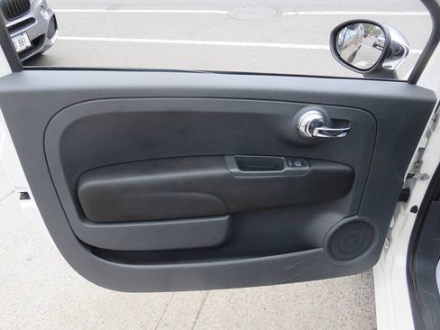 Used 2017 FIAT 500 Lounge FWD image 31