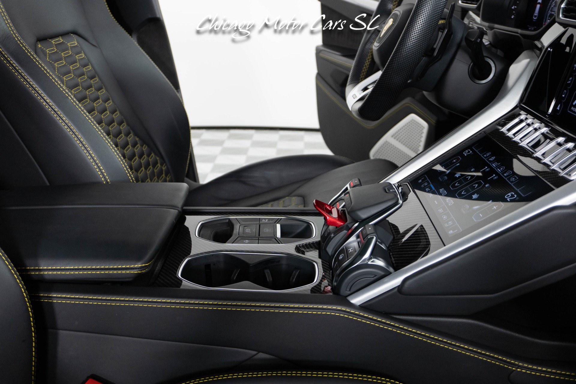 Used 2021 Lamborghini Urus AWD/4WD image 45