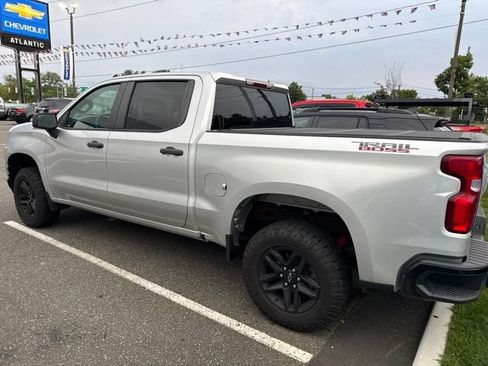 Used 2021 Chevrolet Silverado 1500 Custom Trail Boss w/ LPO, Dark Essentials Package AWD/4WD image 3