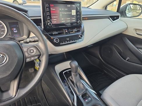 Used 2021 Toyota Corolla LE image 22
