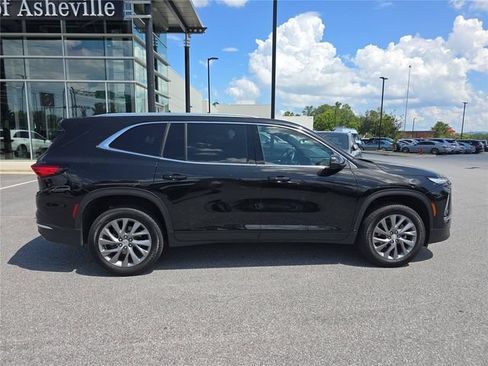 Used 2025 Buick Enclave Preferred FWD image 2