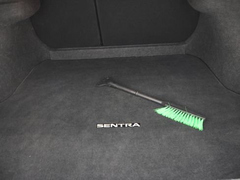 Used 2024 Nissan Sentra SV FWD image 27