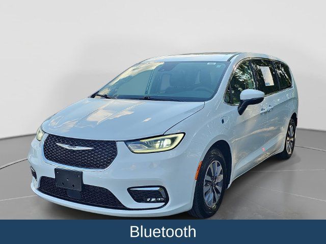 Used 2023 Chrysler Pacifica Touring-L FWD image 4