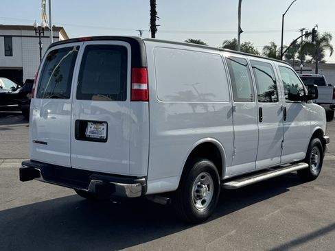 Used 2024 Chevrolet Express 2500 w/ Driver Convenience Package image 4