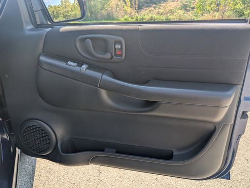 Used 2004 Chevrolet Blazer LS w/ Preferred Equipment Group image 85