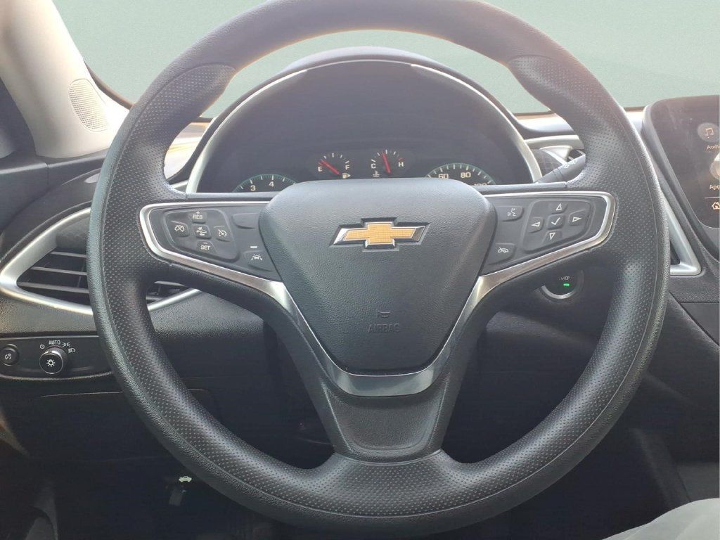 Used 2024 Chevrolet Malibu LS FWD image 23