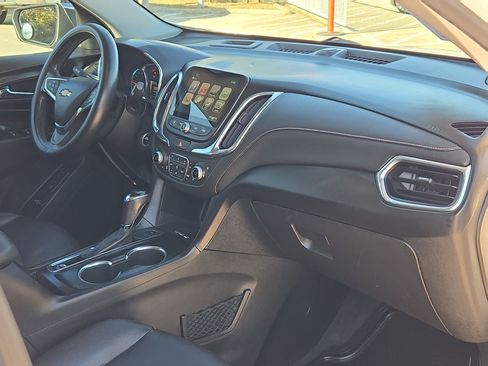 Used 2018 Chevrolet Equinox Premier image 28