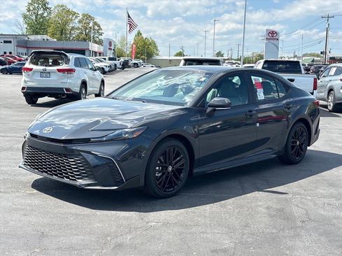 Used 2026 Toyota Camry SE FWD image 26