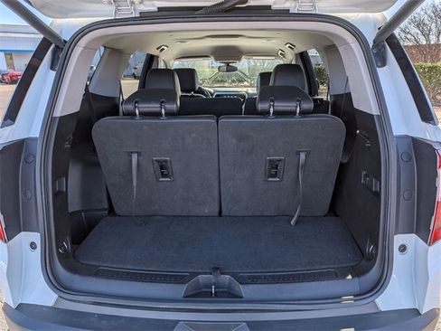 Used 2023 GMC Acadia SLT image 36