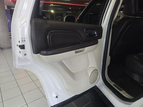 Used 2012 Cadillac Escalade Platinum image 10