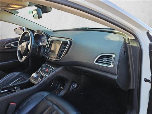 Used 2017 Chrysler 200 Limited Platinum image 24