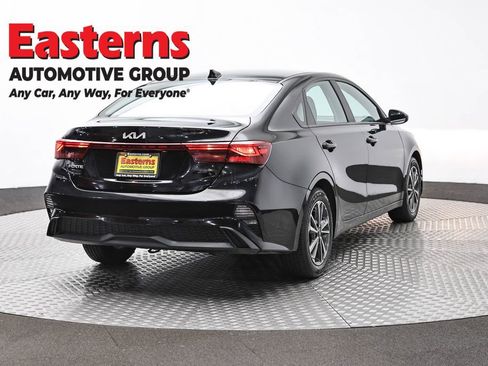 Used 2023 Kia Forte LXS FWD image 5