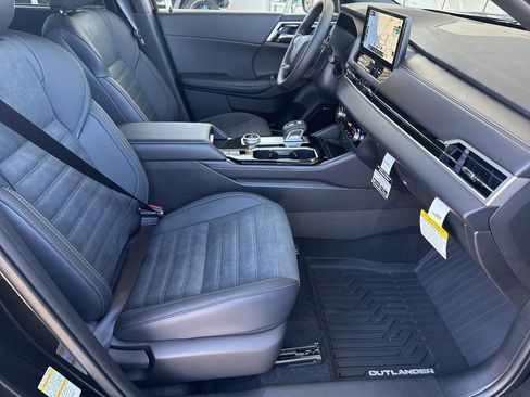 New 2026 Mitsubishi Outlander LE image 24