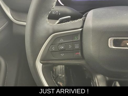 Used 2024 Jeep Grand Cherokee Limited AWD/4WD image 27