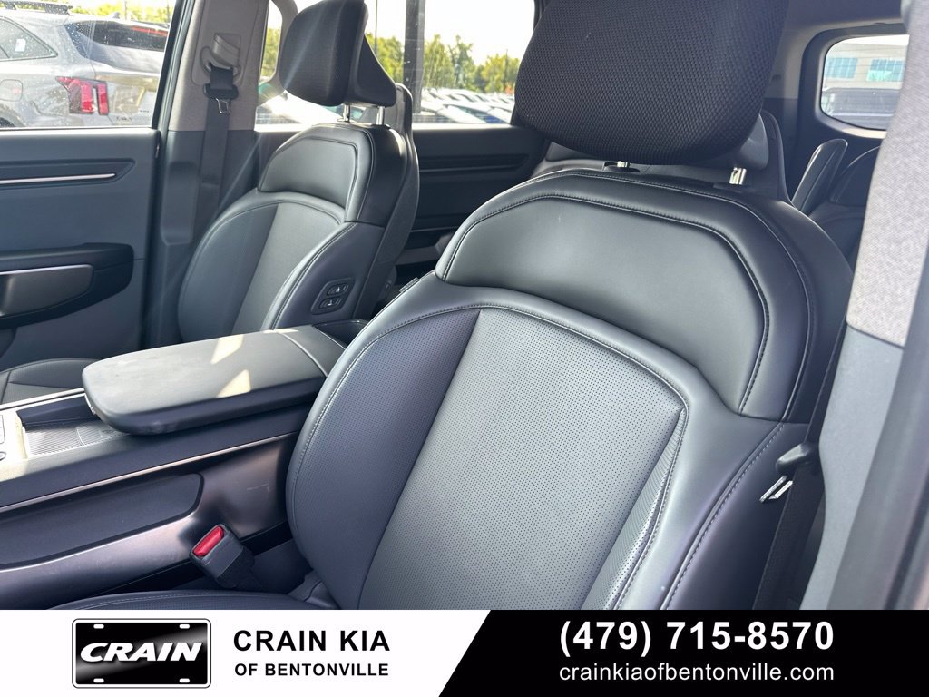 Certified 2024 Kia EV9 Light Long Range RWD image 17